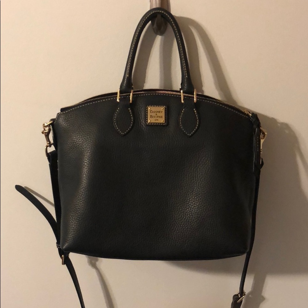 Cross body Dooney & Bourke navy bag